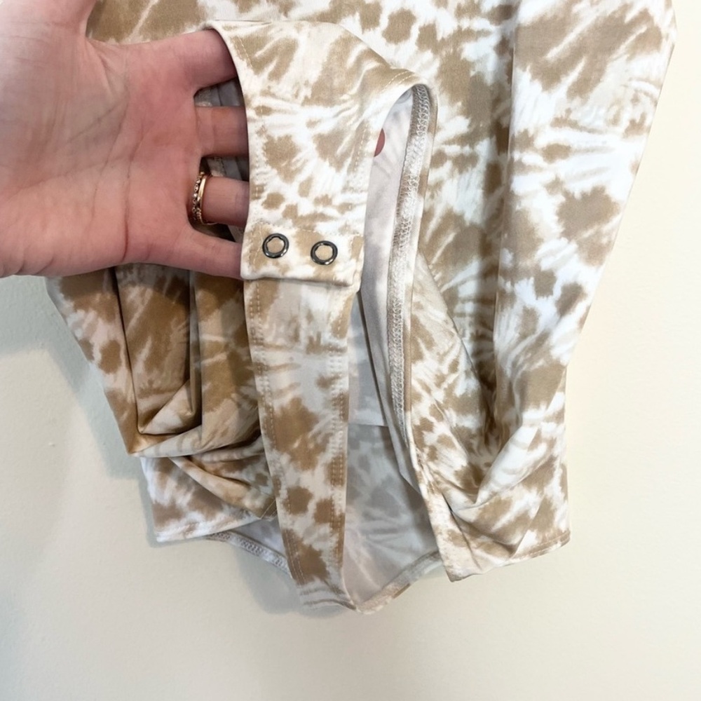 Express White Beige Tie Dye Print High Neck Thong Bodysuit Size M - Picture 3 of 3
